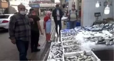 Karadeniz hamsisi tezgahlarda Karadeniz hamsisi tezgahlarda