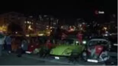 Kartal'da 29 Ekim Cumhuriyet Bayramı Arabalı konserle kutlandı Kartal'da 29 Ekim Cumhuriyet Bayramı Arabalı konserle kutlandı