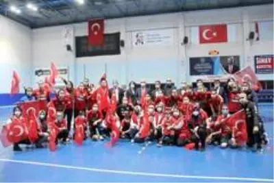 Kastamonu Belediyespor Hentbol Takımı, özel bireylerle maç yaptı Kastamonu Belediyespor Hentbol Takımı, özel bireylerle maç yaptı