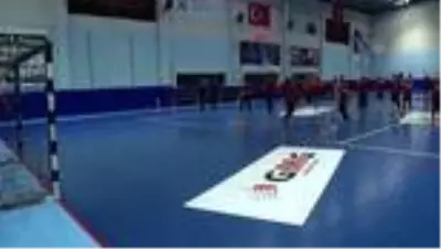 Son dakika haberleri | Kastamonu Belediyespor Kadın Hentbol Takımı'ndan anlamlı davranış Son dakika haberleri | Kastamonu Belediyespor Kadın Hentbol Takımı'ndan anlamlı davranış