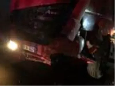 Kına gecesine gidenlerin cipi ile TIR çarpıştı: 3 ölü, 2 yaralı Kına gecesine gidenlerin cipi ile TIR çarpıştı: 3 ölü, 2 yaralı