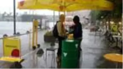 Kocaeli'de yağmur hayatı olumsuz etkiledi Kocaeli'de yağmur hayatı olumsuz etkiledi
