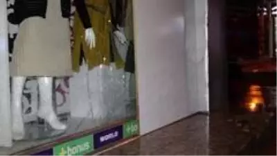 Kontrolden çıkan kamyonet yolda yürüyen genci böyle ezdi Kontrolden çıkan kamyonet yolda yürüyen genci böyle ezdi