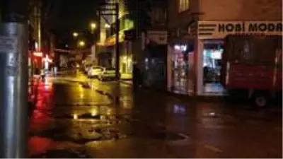 Kontrolden çıkan kamyonet yolda yürüyen genci böyle ezdi Kontrolden çıkan kamyonet yolda yürüyen genci böyle ezdi