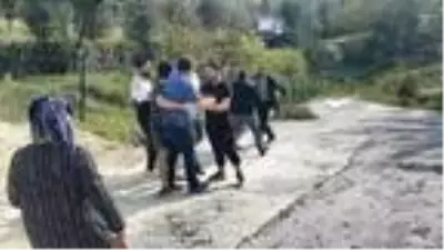 Küçükçekmece'de komşuların çatı malzemesi kavgası Küçükçekmece'de komşuların çatı malzemesi kavgası