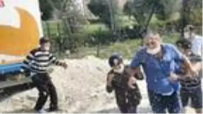 Küçükçekmece'de komşuların çatı malzemesi kavgası Küçükçekmece'de komşuların çatı malzemesi kavgası