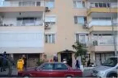 Kuşadası'nda depremde 35 kişi yaralandı, 100 binada hasar oluştu Kuşadası'nda depremde 35 kişi yaralandı, 100 binada hasar oluştu