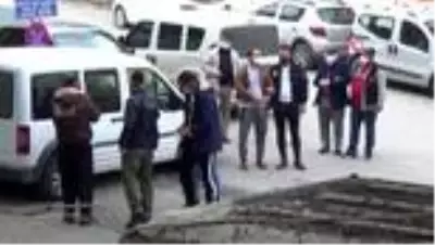 Kütahya'da yakalanan 4 DAEŞ zanlısı adliyeye sevk edildi Kütahya'da yakalanan 4 DAEŞ zanlısı adliyeye sevk edildi