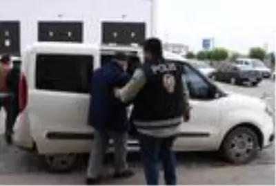 Kütahya'da yakalanan 4 DEAŞ şüphelisi adliyede Kütahya'da yakalanan 4 DEAŞ şüphelisi adliyede