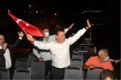 Mersin'de belediyelerden coşkulu cumhuriyet kutlaması