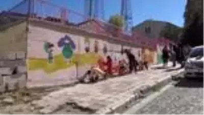 Minik öğrencilere yeni başladıkları okul, çizgi film karakterleriyle sevdiriliyor Minik öğrencilere yeni başladıkları okul, çizgi film karakterleriyle sevdiriliyor