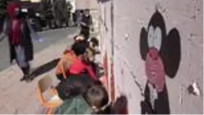 Minik öğrencilere yeni başladıkları okul, çizgi film karakterleriyle sevdiriliyor Minik öğrencilere yeni başladıkları okul, çizgi film karakterleriyle sevdiriliyor