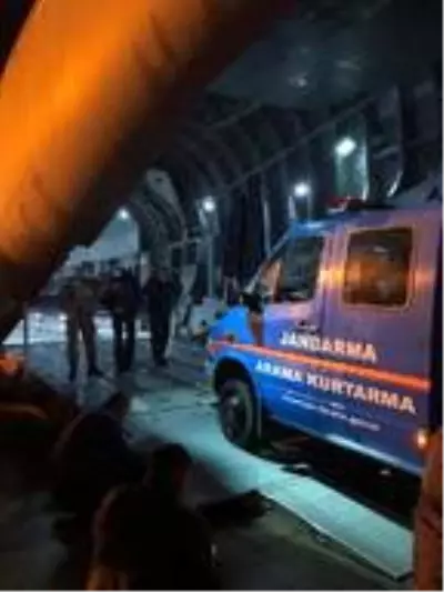 MSB: TSK'ya ait uçağımız, AFAD ve jandarma ekiplerini bölgeye ulaştırmak için hareket etti (5) MSB: TSK'ya ait uçağımız, AFAD ve jandarma ekiplerini bölgeye ulaştırmak için hareket etti (5)