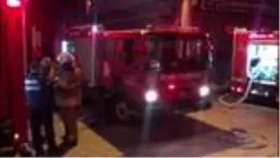 Son dakika! Nargile közünden çıkan yangın çatıyı kullanılmaz hale getirdi Son dakika! Nargile közünden çıkan yangın çatıyı kullanılmaz hale getirdi