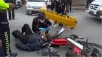 Otomobil ile motosiklet çarpıştı: 1 yaralı Otomobil ile motosiklet çarpıştı: 1 yaralı