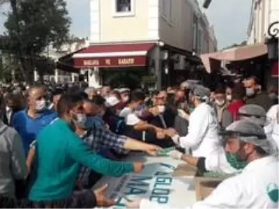 Bedava maske dağıtımı koronayı unutturdu Bedava maske dağıtımı koronayı unutturdu