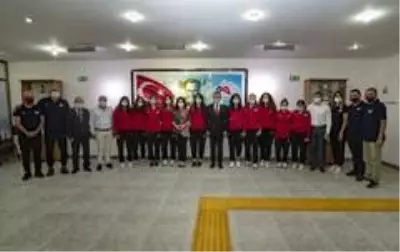 Seçer: Seçer: