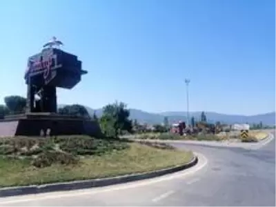 Sındırgı Çevre yolu aydınlanıyor Sındırgı Çevre yolu aydınlanıyor