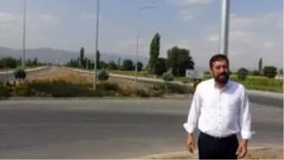 Sındırgı Çevre yolu aydınlanıyor Sındırgı Çevre yolu aydınlanıyor
