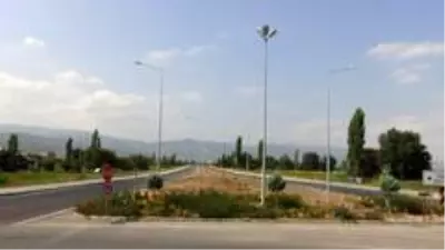 Sındırgı Çevre yolu aydınlanıyor Sındırgı Çevre yolu aydınlanıyor