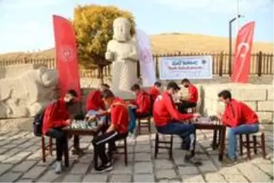 Sporcular Battalgazi'nin tarihi mekanlarında buluştu Sporcular Battalgazi'nin tarihi mekanlarında buluştu