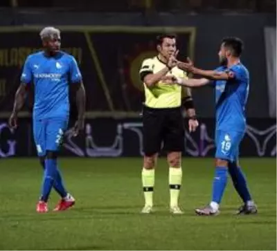 Süper Lig: Fatih Karagümrük: 2 - BB Erzurumspor: 0 (Maç devam ediyor) Süper Lig: Fatih Karagümrük: 2 - BB Erzurumspor: 0 (Maç devam ediyor)