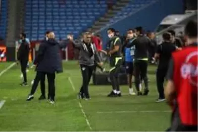 Süper Lig: Trabzonspor: 1 Kasımpaşa: 1 (Maç devam ediyor) Süper Lig: Trabzonspor: 1 Kasımpaşa: 1 (Maç devam ediyor)