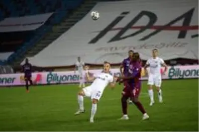 Süper Lig: Trabzonspor: 1 Kasımpaşa: 1 (Maç devam ediyor) Süper Lig: Trabzonspor: 1 Kasımpaşa: 1 (Maç devam ediyor)