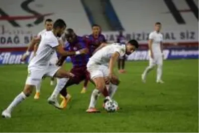 Süper Lig: Trabzonspor: 3 Kasımpaşa: 2 (İlk yarı) Süper Lig: Trabzonspor: 3 Kasımpaşa: 2 (İlk yarı)