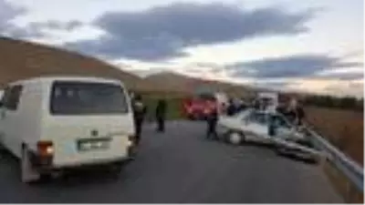 Son dakika haber | Tarım işçilerini taşıyan minibüs ile otomobil çarpıştı: 1 ölü, 15 yaralı Son dakika haber | Tarım işçilerini taşıyan minibüs ile otomobil çarpıştı: 1 ölü, 15 yaralı