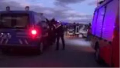 Konya'da tarım işçilerini taşıyan minibüs ile otomobil çarpıştı: 2 ölü, 14 yaralı Konya'da tarım işçilerini taşıyan minibüs ile otomobil çarpıştı: 2 ölü, 14 yaralı