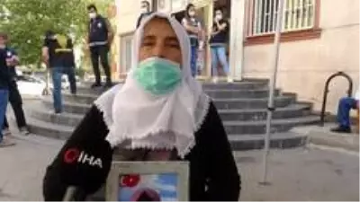 Teröristlerin kaçırdığı çocuklarına kavuşmak için eylemlerini sürdürüyorlar Teröristlerin kaçırdığı çocuklarına kavuşmak için eylemlerini sürdürüyorlar