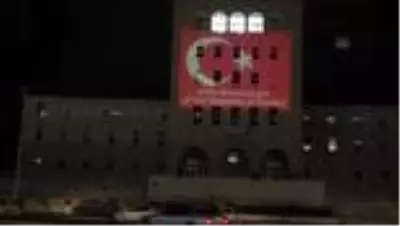 Tiran Politeknik Üniversitesi Türk ve Arnavutluk bayraklarının renklerine büründü Tiran Politeknik Üniversitesi Türk ve Arnavutluk bayraklarının renklerine büründü