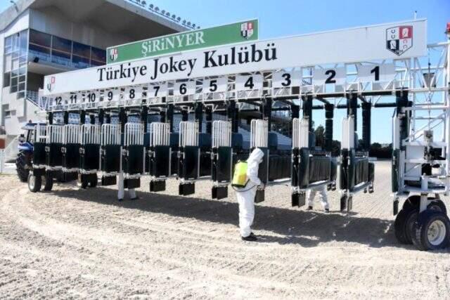TJK, depremden etkilenen vatandaşlar için Şirinyer Hipodromu'nu kullanıma açtı TJK, depremden etkilenen vatandaşlar için Şirinyer Hipodromu'nu kullanıma açtı