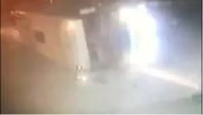 Son dakika haberi | Yolcu otobüsünün devrilmesi güvenlik kamerasına yansıdı Son dakika haberi | Yolcu otobüsünün devrilmesi güvenlik kamerasına yansıdı