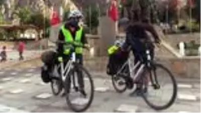 Atatürk'e saygı için Samsun'dan Ankara'ya pedal çeviren bisikletliler Amasya'ya ulaştı Atatürk'e saygı için Samsun'dan Ankara'ya pedal çeviren bisikletliler Amasya'ya ulaştı