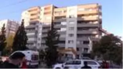 Bakan Karaismailoğlu, Yılmaz Erbek Apartmanı enkazında incelemelerde bulundu Bakan Karaismailoğlu, Yılmaz Erbek Apartmanı enkazında incelemelerde bulundu