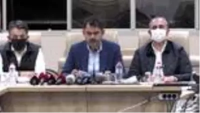 Bakan Kurum: 'Arama kurtarma çalışmalarını 3 bin 999 kişi ve 475 araçla sürdürüyoruz' Bakan Kurum: 'Arama kurtarma çalışmalarını 3 bin 999 kişi ve 475 araçla sürdürüyoruz'
