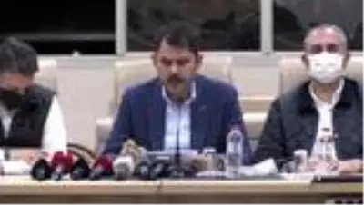 Bakan Kurum: 'Arama kurtarma çalışmalarını 3 bin 999 kişi ve 475 araçla sürdürüyoruz' Bakan Kurum: 'Arama kurtarma çalışmalarını 3 bin 999 kişi ve 475 araçla sürdürüyoruz'