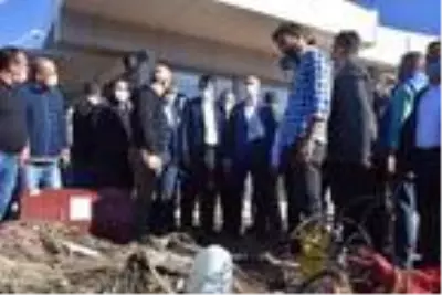 Bakan Kurum ve Bakan Gül, Sığacık'ı ziyaret etti Bakan Kurum ve Bakan Gül, Sığacık'ı ziyaret etti