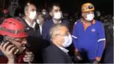 Son dakika gündem: Bakanlar Gül ve Kurum, Bayraklı ilçesindeki enkaz alanında incelemelerde bulundu (2) Son dakika gündem: Bakanlar Gül ve Kurum, Bayraklı ilçesindeki enkaz alanında incelemelerde bulundu (2)