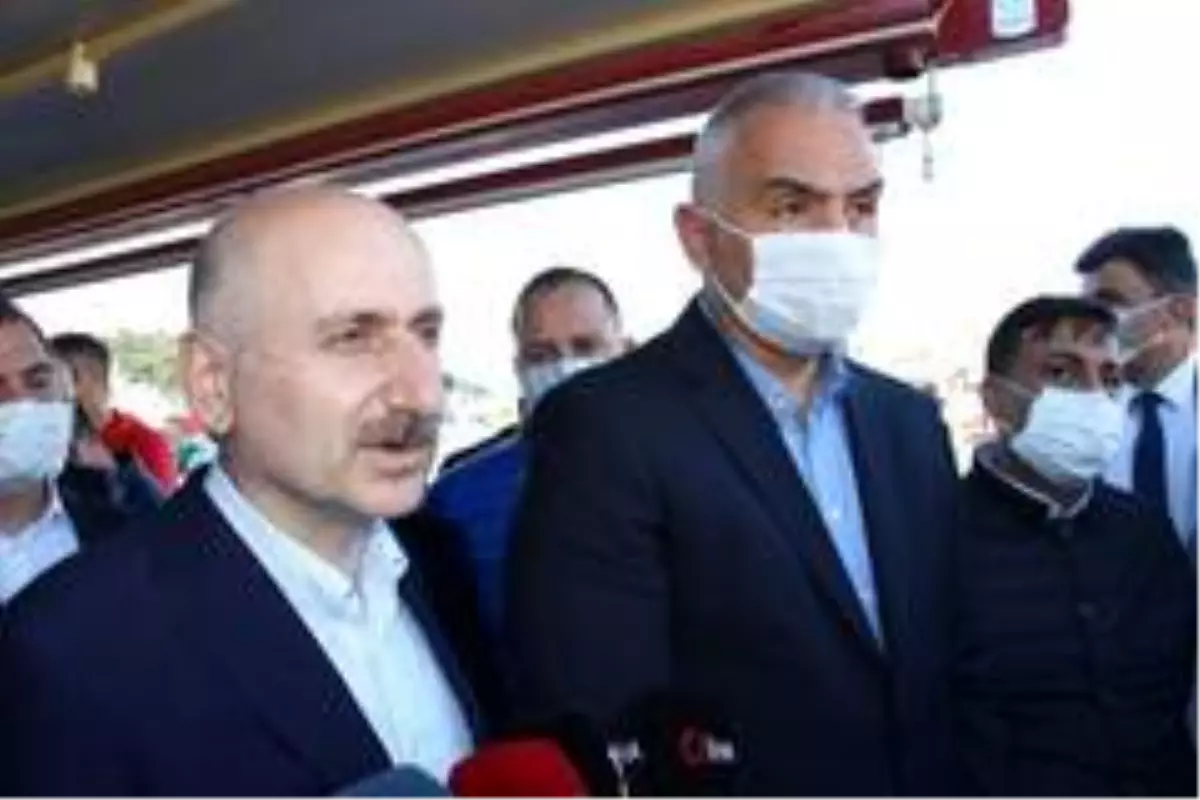 Bakanlar tsunami vuran bölgeyi ziyaret etti