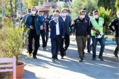 Bakanlar tsunami vuran bölgeyi ziyaret etti Bakanlar tsunami vuran bölgeyi ziyaret etti