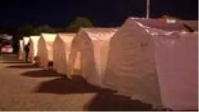 İzmir'de çadır kentte kalan vatandaşlar depremde yaşadığı büyük paniği anlattı İzmir'de çadır kentte kalan vatandaşlar depremde yaşadığı büyük paniği anlattı
