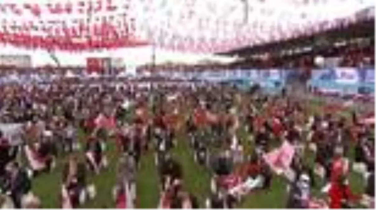 Cumhurbaşkanı Erdoğan: 'Devletimiz tüm imkanları ile deprem anından itibaren İzmirli kardeşlerimizin imdadına koştu'