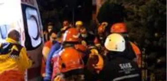 Depremden 15 saat sonra enkazdan kurtarıldı