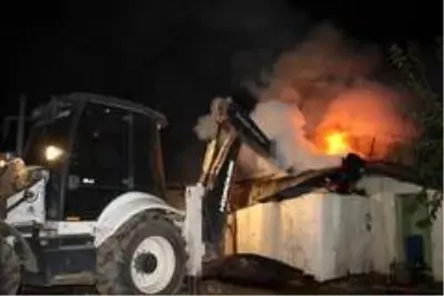 Son dakika haber... Elazığ'da aynı anda çıkan 2 farklı yangın söndürüldü Son dakika haber... Elazığ'da aynı anda çıkan 2 farklı yangın söndürüldü