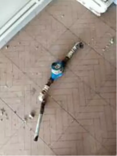 Elazığ'daki depremde ağır hasar gören evden su saatinin çalınmasına 1 gözaltı Elazığ'daki depremde ağır hasar gören evden su saatinin çalınmasına 1 gözaltı
