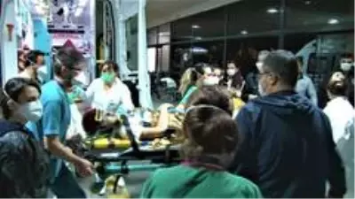 Son dakika haberleri... Enkazdan 9,5 saat sonra çıkartılan 14 yaşındaki Günay hastaneye sevk edildi Son dakika haberleri... Enkazdan 9,5 saat sonra çıkartılan 14 yaşındaki Günay hastaneye sevk edildi