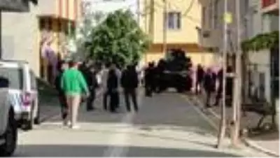 Esenyurt'ta komşular arasında çıkan silahlı kavga Esenyurt'ta komşular arasında çıkan silahlı kavga